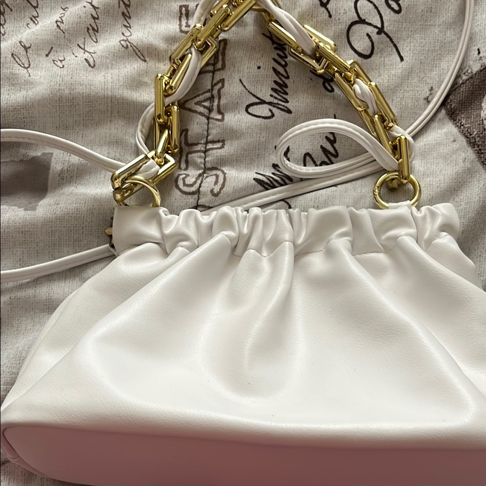 Elegant White Leather Handbag with Gold Chain